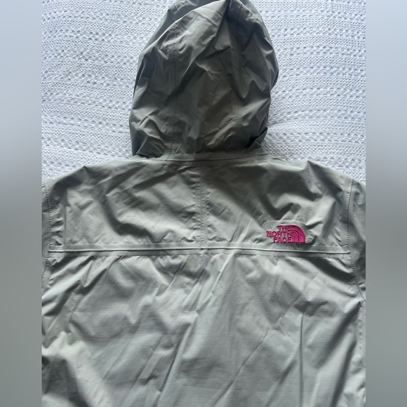 The North Face Windbreaker Jacket - Picture 7 of 7